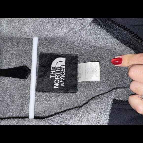 The North Face Fleece Jacket - Large Black and Gray - Picture 3 of 3